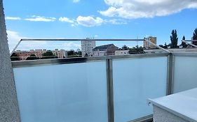Beautiful Apartment Near The City Center